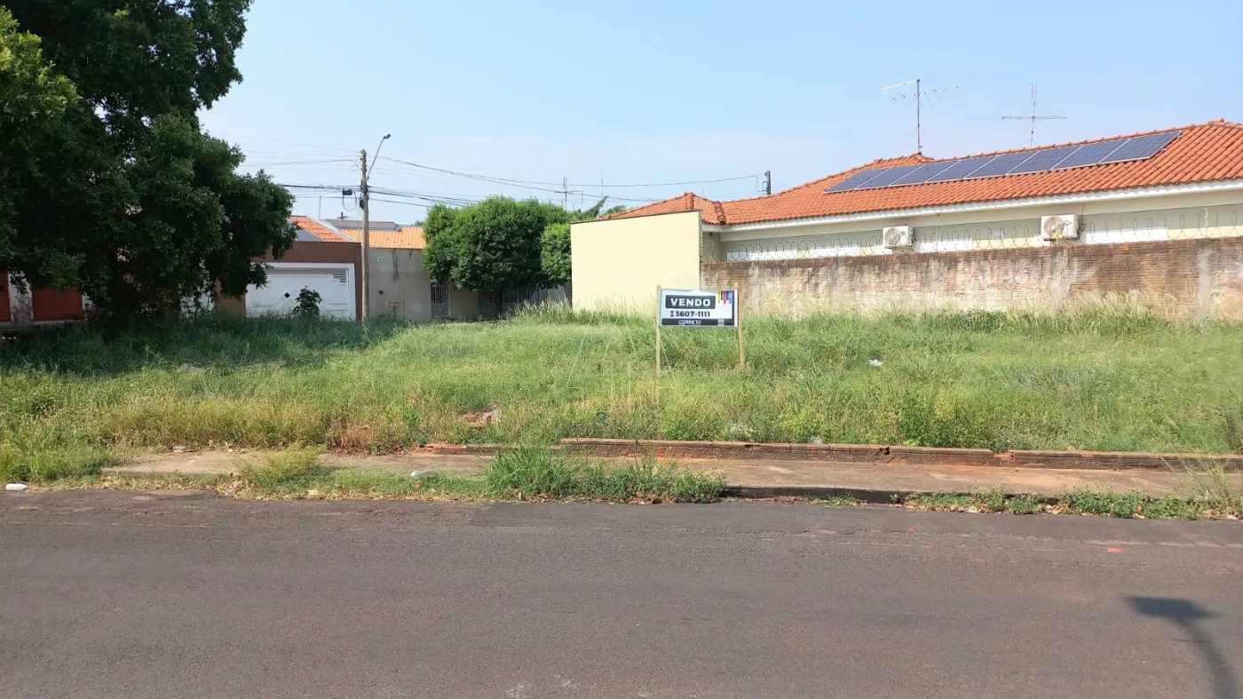 Comprar Terreno / Padrão em Araçatuba R$ 130.000,00 - Foto 2