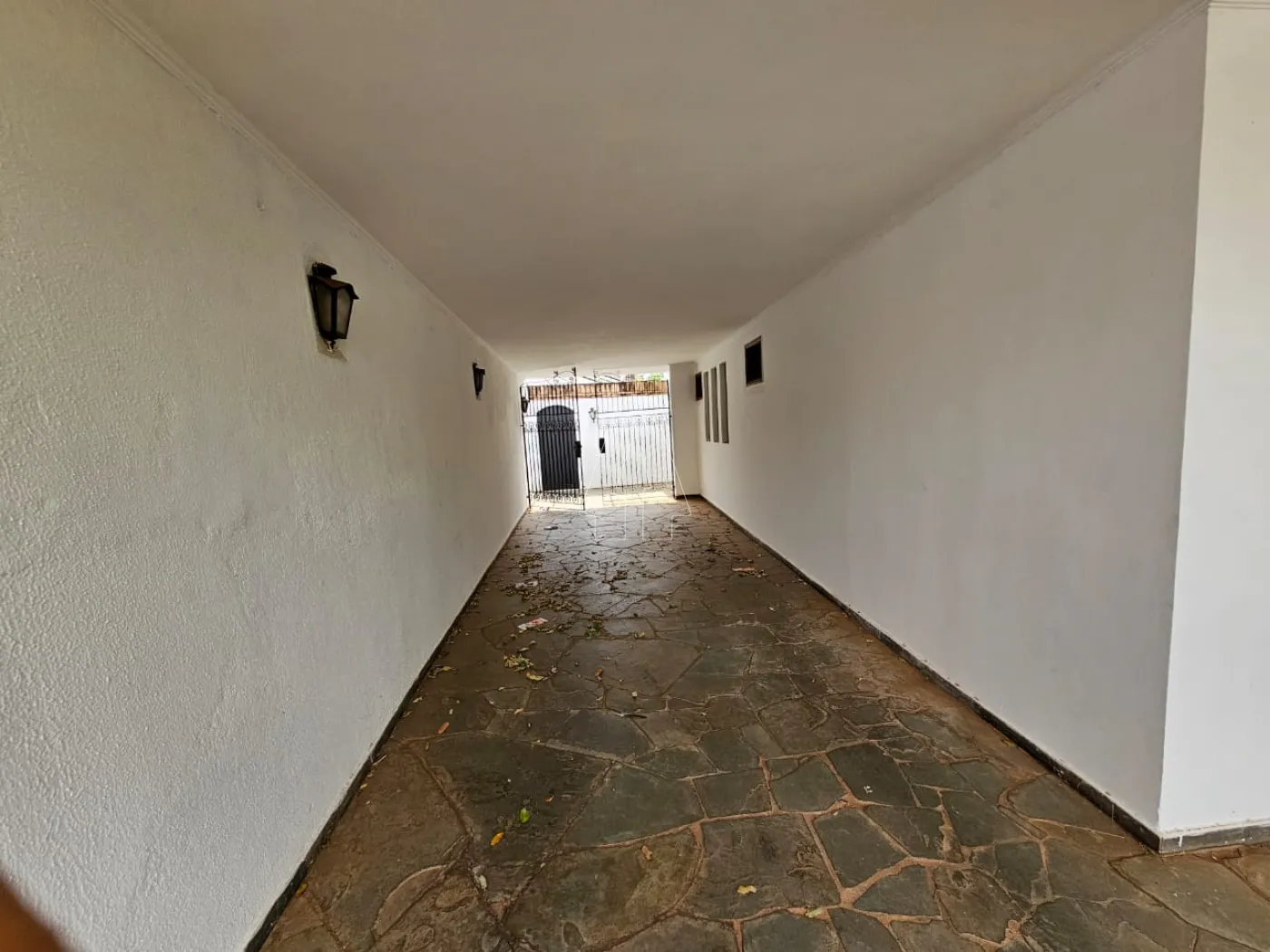 Alugar Casa / Residencial em Araçatuba R$ 1.700,00 - Foto 1