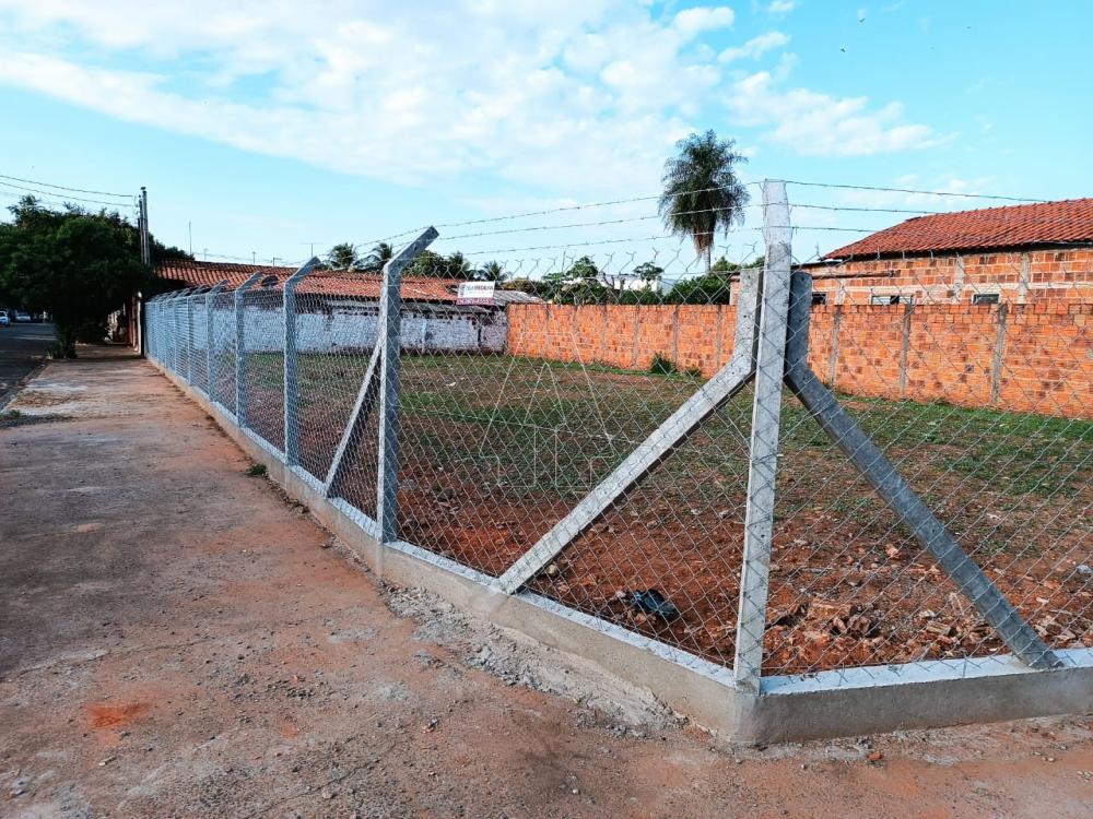 Comprar Terreno / Padrão em Araçatuba R$ 130.000,00 - Foto 2