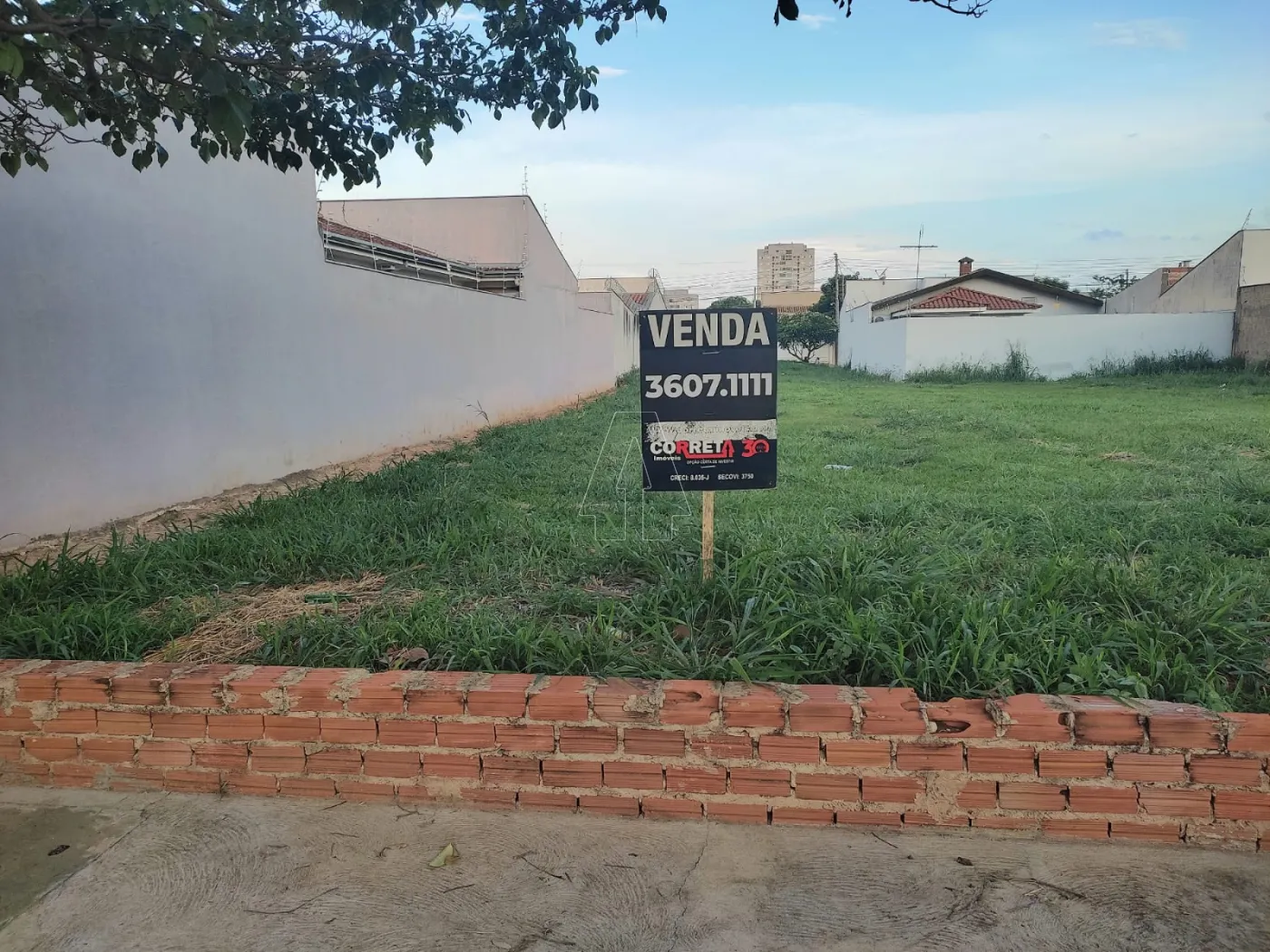 Comprar Terreno / Padrão em Araçatuba R$ 150.000,00 - Foto 1