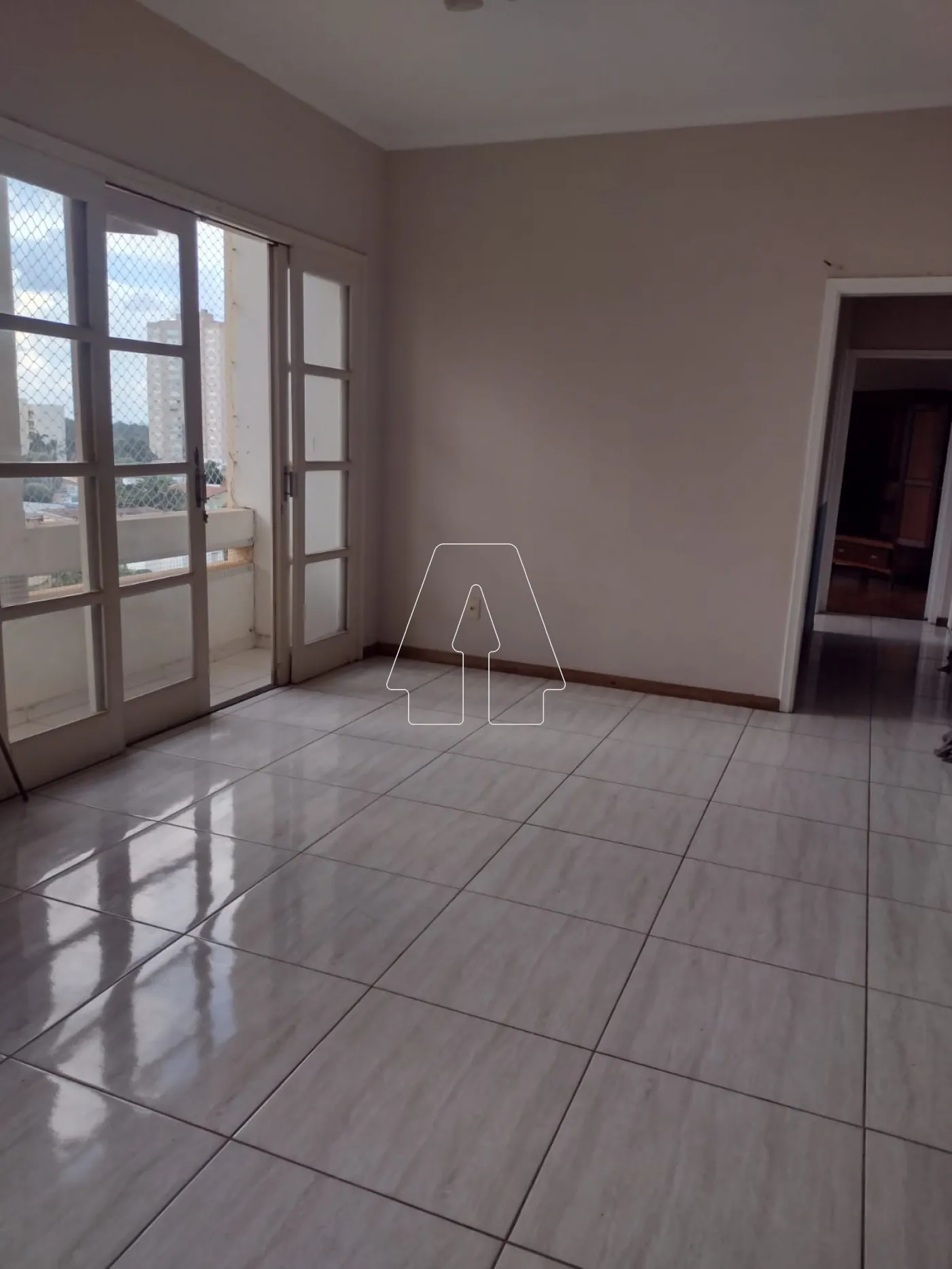 Alugar Apartamento / Padrão em Araçatuba R$ 1.070,00 - Foto 1