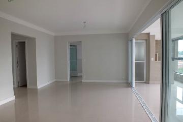 Alugar Apartamento / Padrão em Araçatuba. apenas R$ 750.000,00