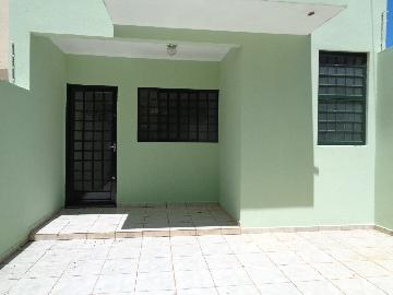 Alugar Casa / Sobrado em Araçatuba. apenas R$ 800,00