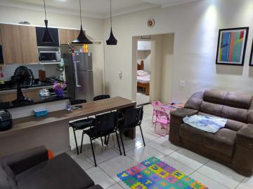 Alugar Apartamento / Padrão em Araçatuba. apenas R$ 175.000,00