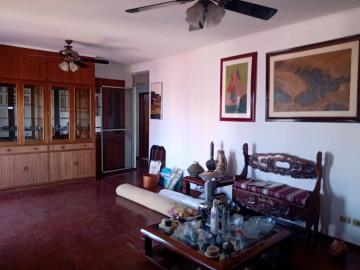 Apartamento / Padrão em Araçatuba , Comprar por R$(V) 360.000,00
