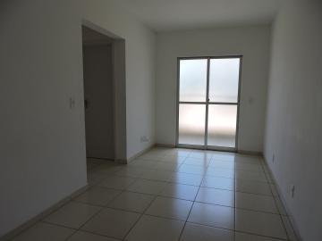 Alugar Apartamento / Padrão em Araçatuba. apenas R$ 800,00