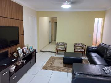 Alugar Casa / Residencial em Araçatuba. apenas R$ 240.000,00