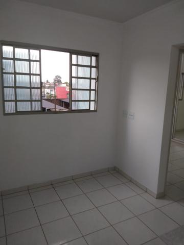 Alugar Apartamento / Padrão em Araçatuba. apenas R$ 1.000,00