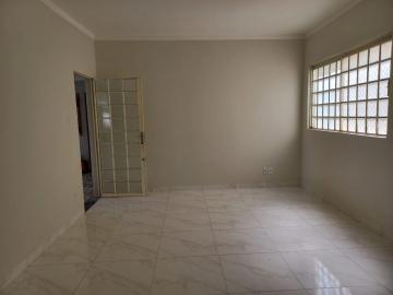 Alugar Apartamento / Padrão em Araçatuba. apenas R$ 220.000,00