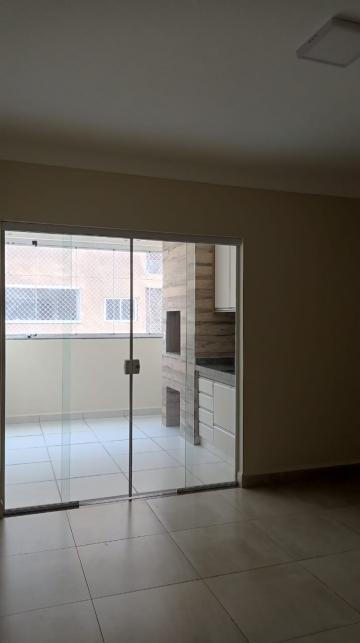 Alugar Apartamento / Padrão em Araçatuba. apenas R$ 370.000,00