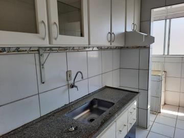 Alugar Apartamento / Padrão em Araçatuba. apenas R$ 100.000,00
