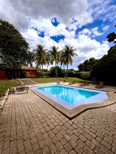 Alugar Casa / Residencial em Araçatuba. apenas R$ 2.000.000,00