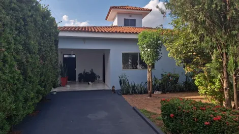 Alugar Casa / Residencial em Araçatuba. apenas R$ 630.000,00