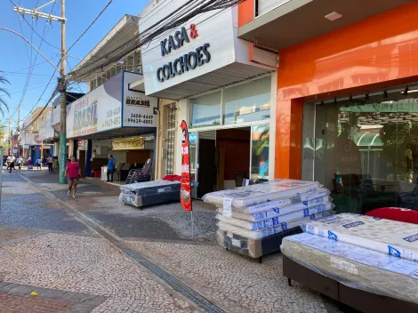 Alugar Comercial / Salão em Araçatuba. apenas R$ 10.000,00
