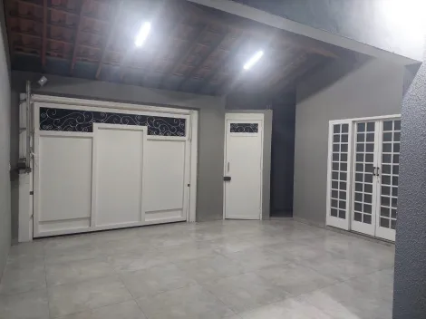 Alugar Casa / Residencial em Araçatuba. apenas R$ 1.800,00